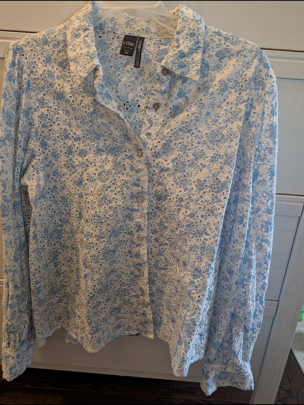 SIMONS ICONe Blue & White Eyelet Floral Snap Front Shirt